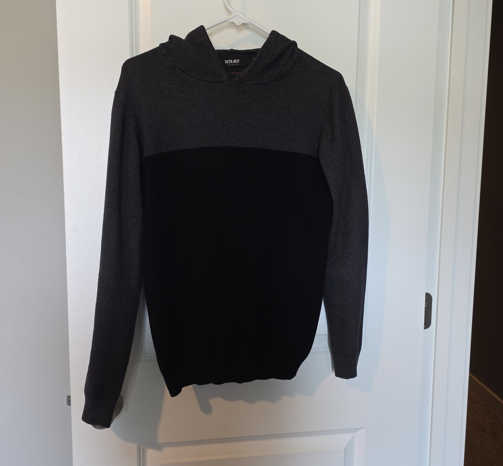 Men’s Two-Tone Crewneck Sweater in Black and Charcoal